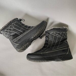 Totes Eve Women’s Black Faux Fur Lined Snow Boots Size 9